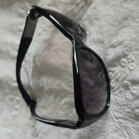 Armani Sunglasses - Picture 5 of 7